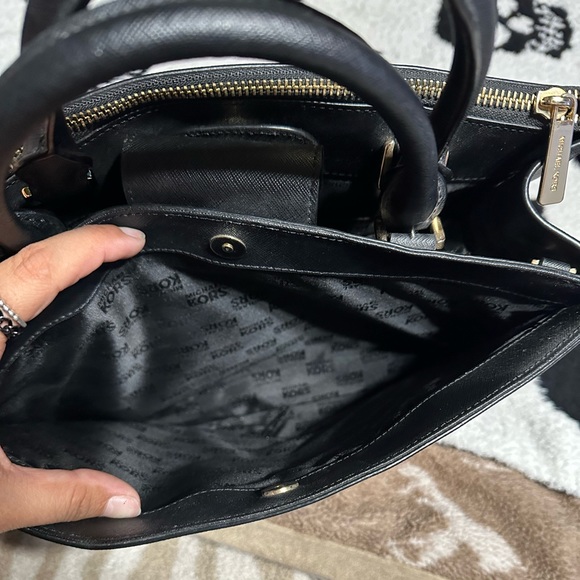 Michael Kors Purse - Picture 4 of 7